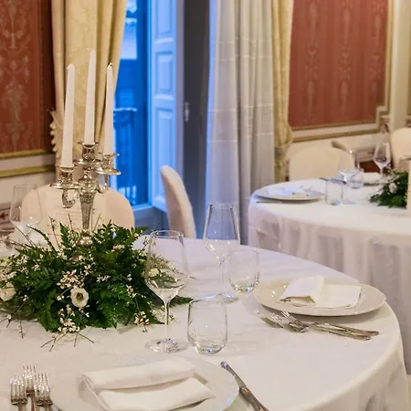 Alojamento de Acomodação e Pequeno-almoço Palazzo Bella 4*